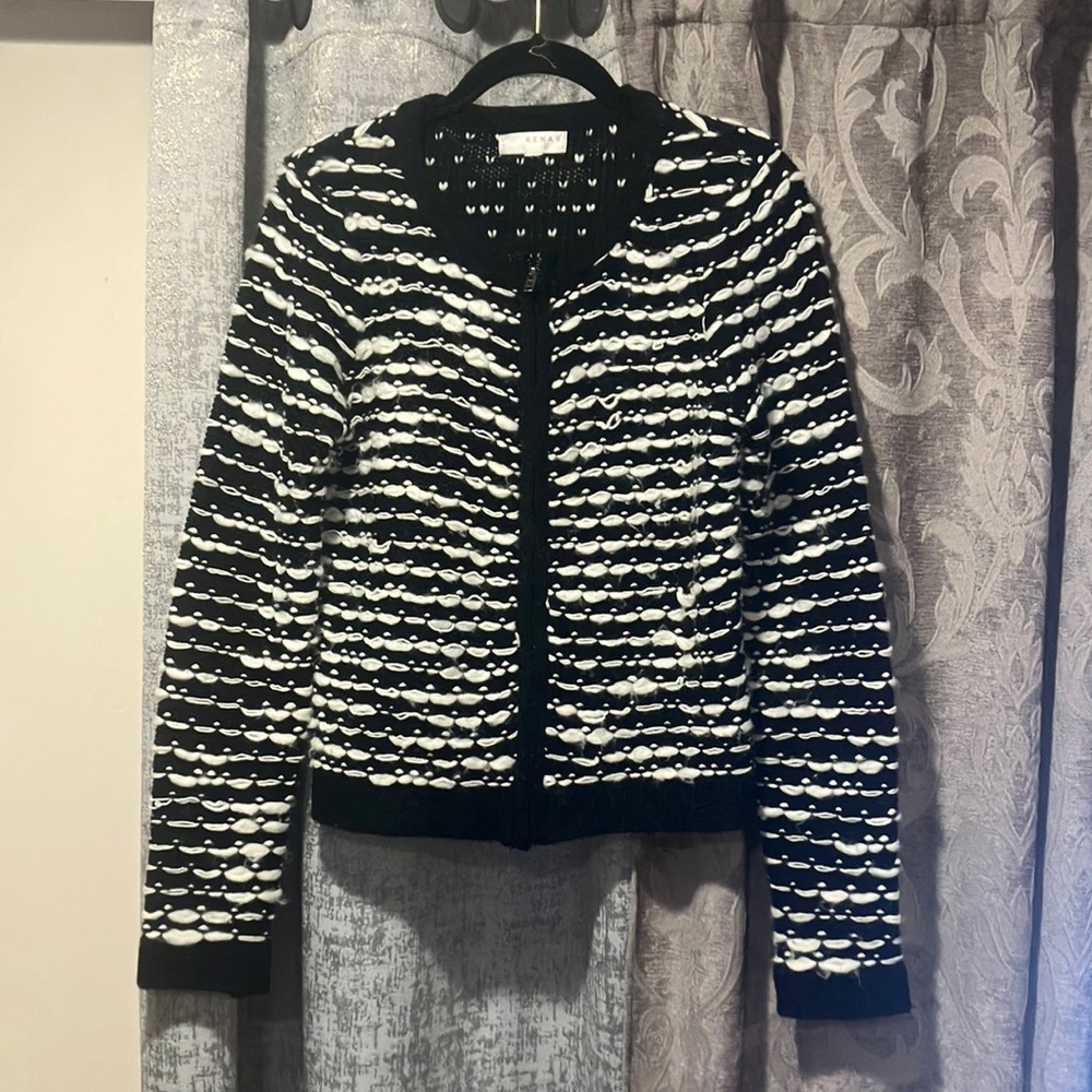 Pretty Kenar Sweater